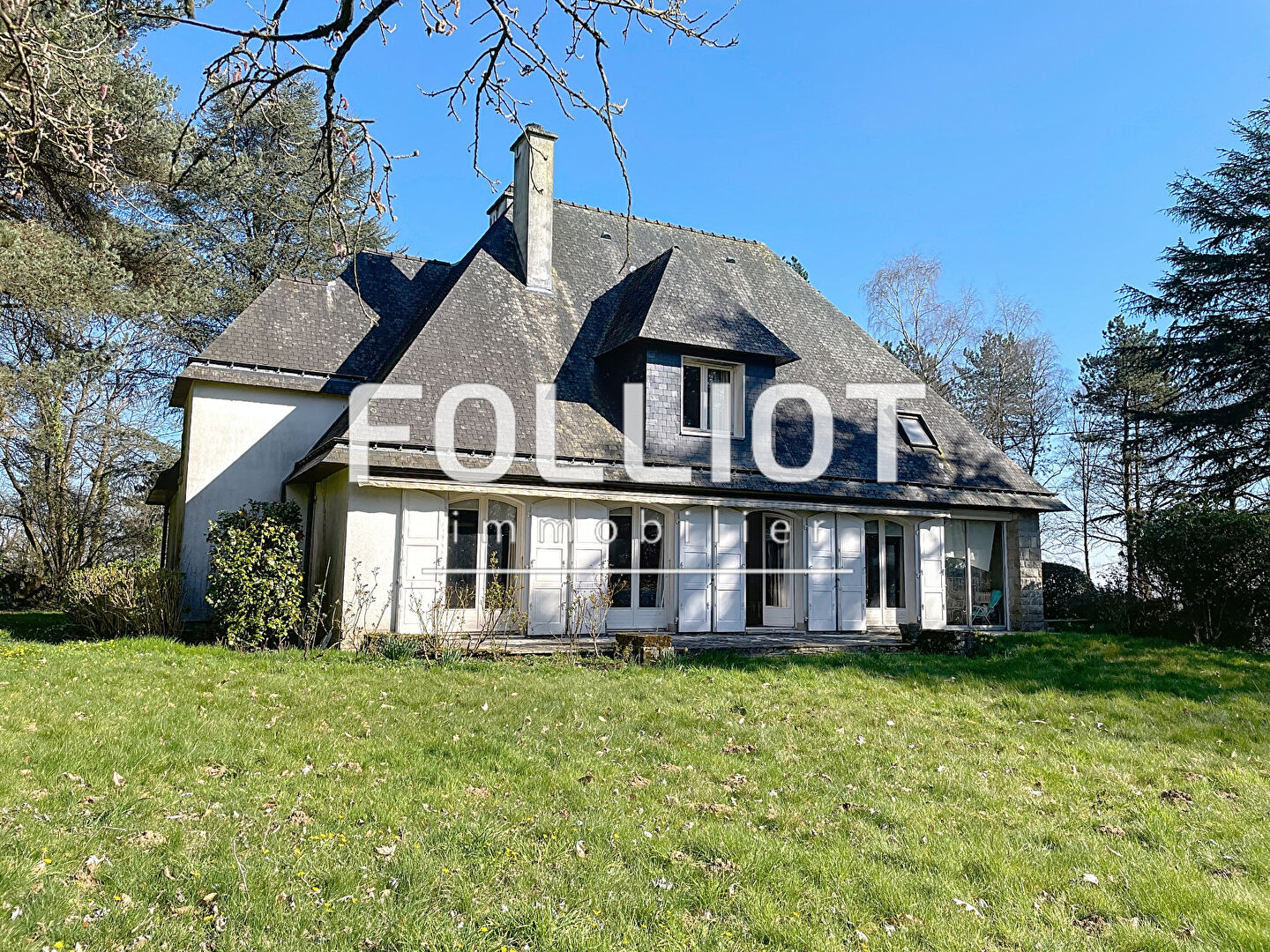 A VENDRE Maison d'architecte à  Lécousse 7 pièce(s) 215m²