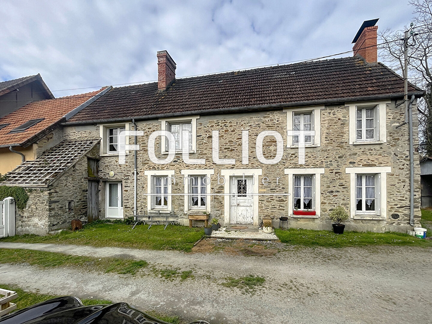 Maison en pierres à vendre à Saint Lo