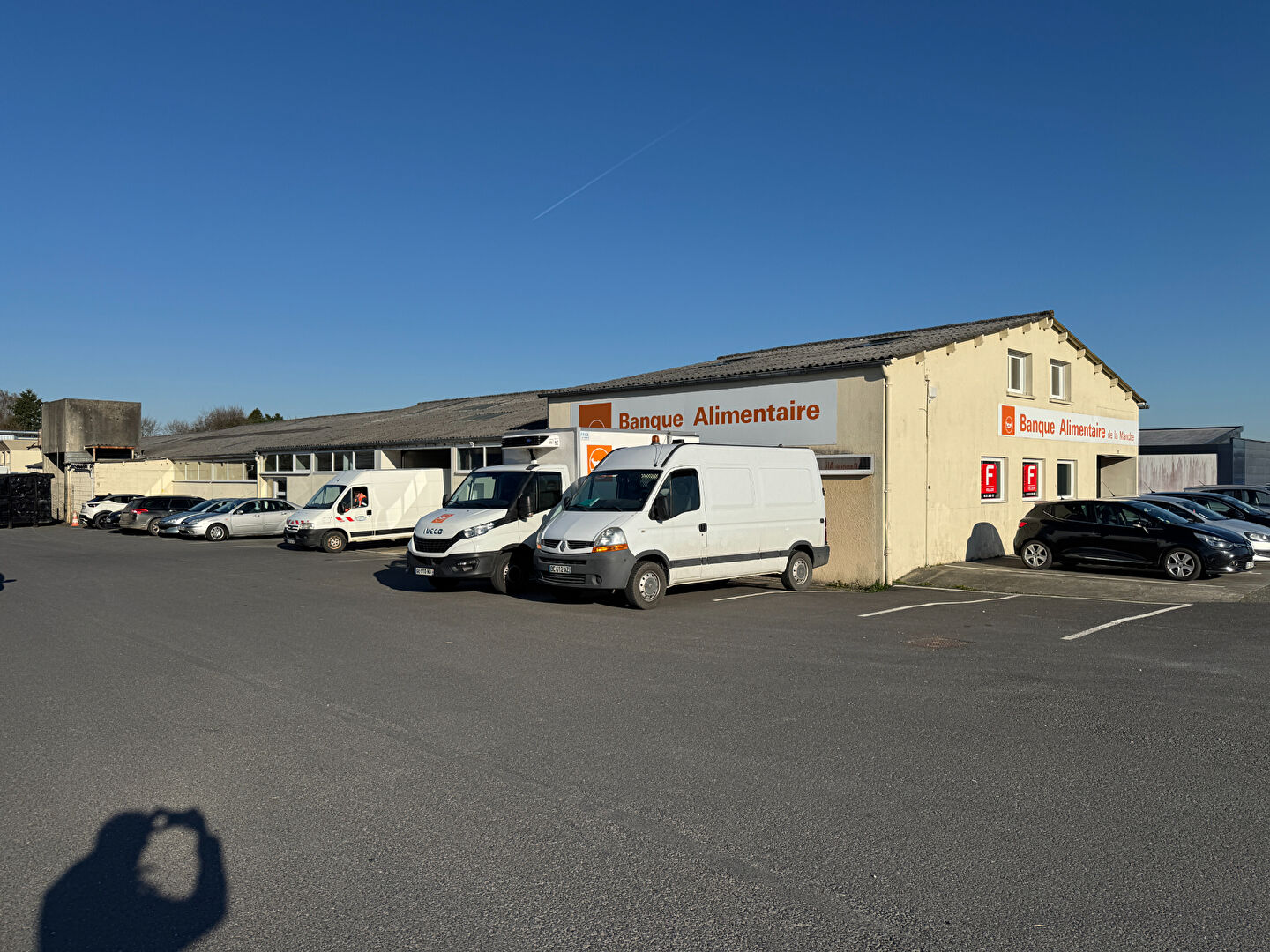 Photo À LOUER Local Commercial avec Stockage à Saint-Lô (Zone d'Activité) image 1/6