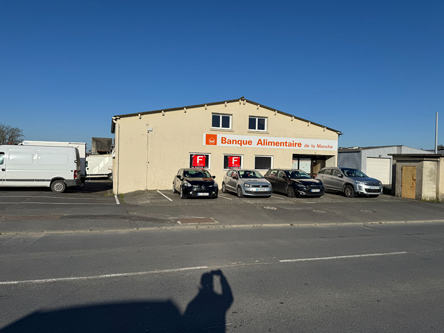 Photo À LOUER Local Commercial avec Stockage à Saint-Lô (Zone d'Activité) image 2/6