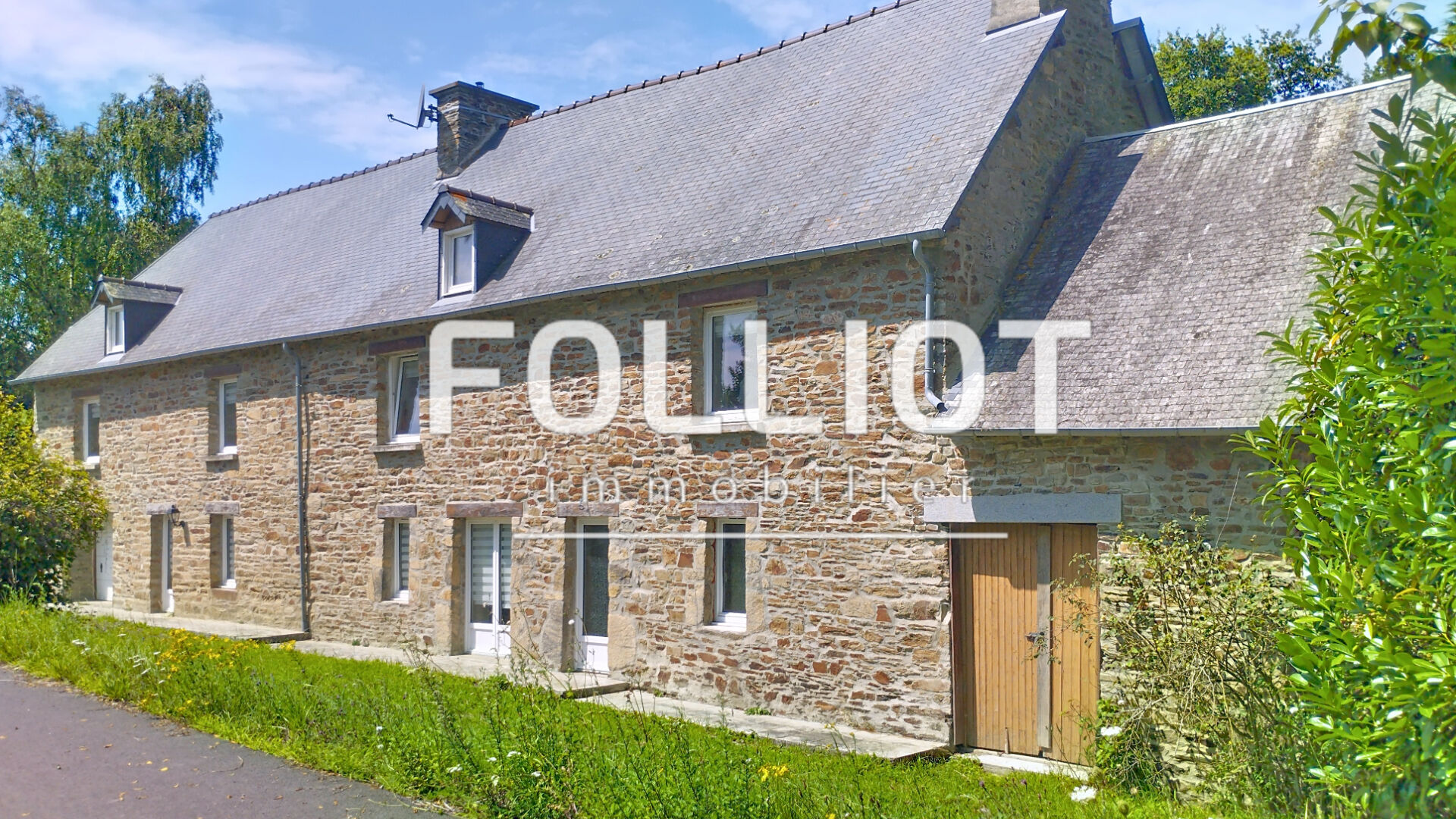 A VENDRE Maison EN PIERRES RENOVEE 10 MN SAINT LO AXE ST LO/COUTANCES 50570