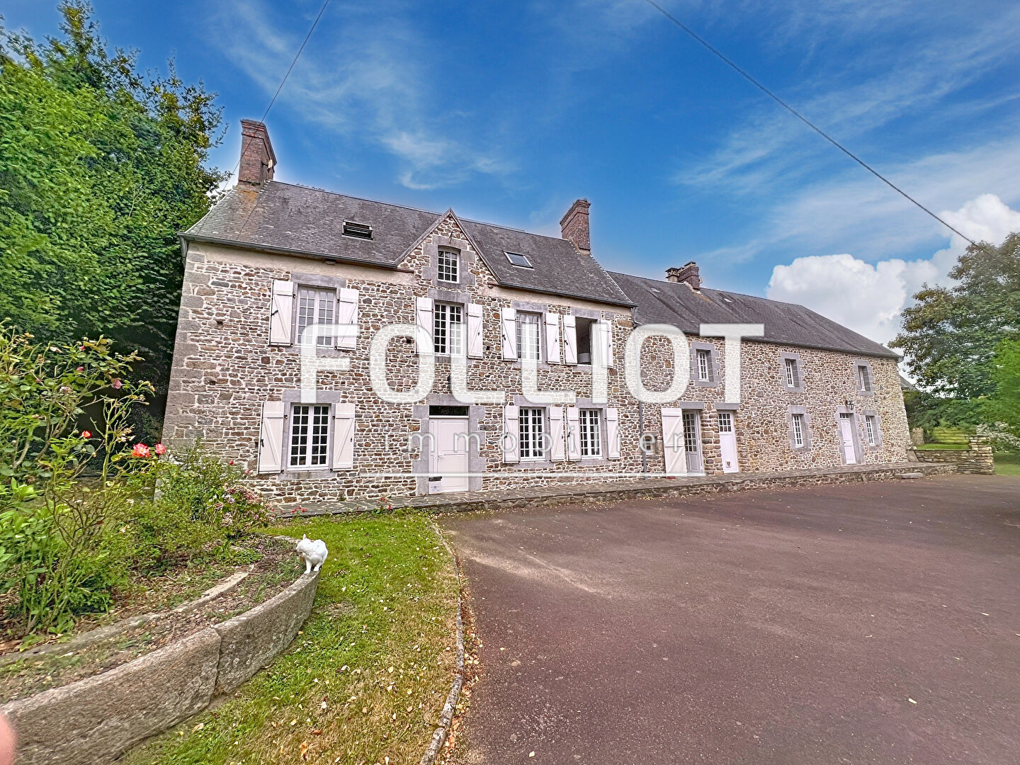 Maison spacieuse à vendre à Ouville - 7 chambres et grand terrain