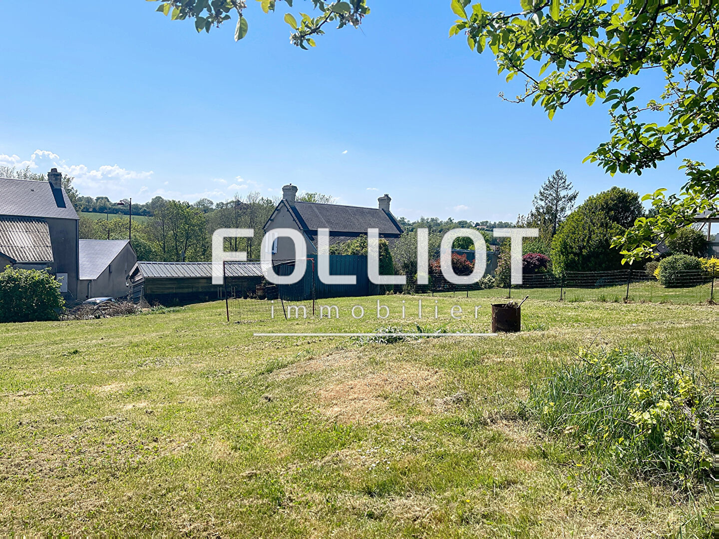 A VENDRE Terrain Moon Sur Elle 1039 m2 50680  10MN SAINT LO