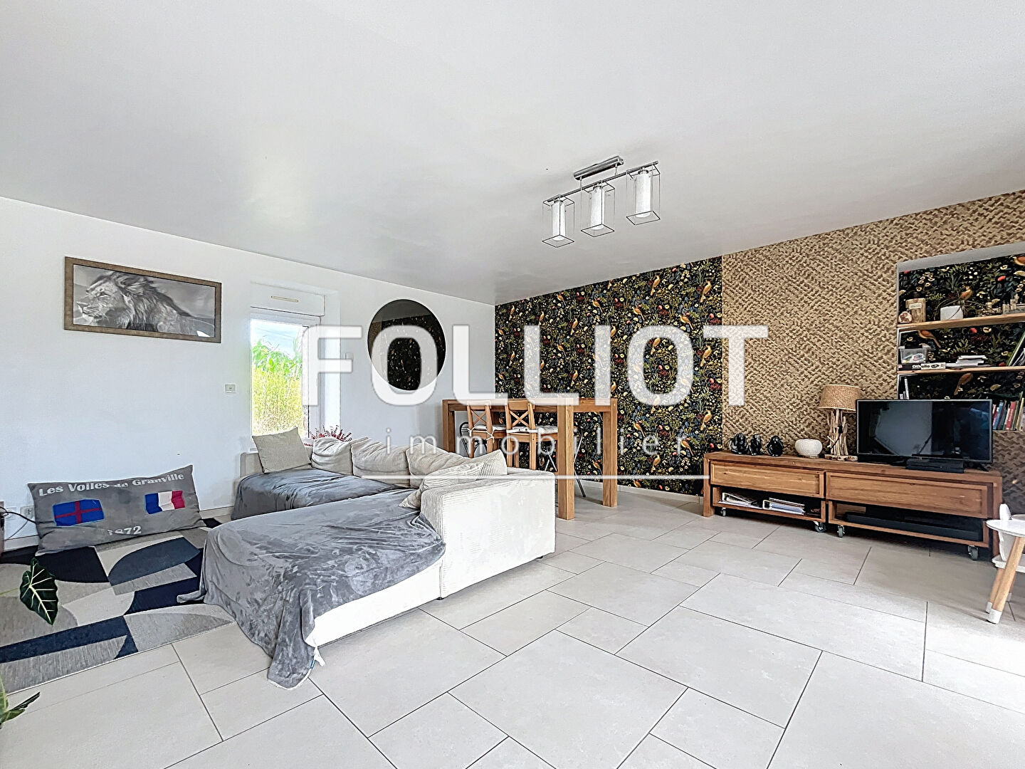 Photo Maison en pierre avec dépendance et terrain paysagé ? Hudimesnil image 3/6