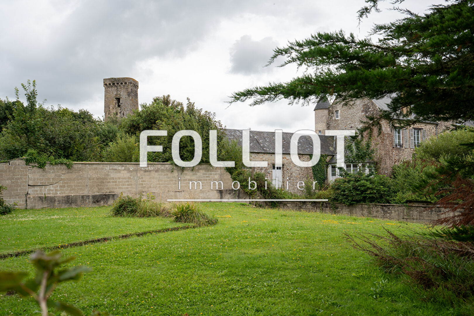 Photo A vendre Maison avec fort potentiel au coeur de La Haye-du-Puits image 3/6