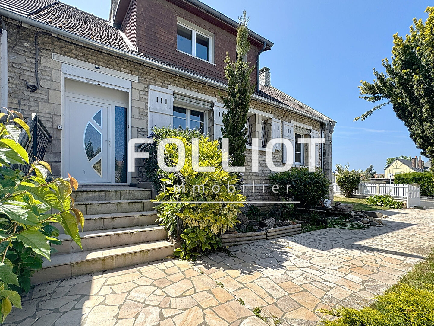 Photo Jolie Maison - T5 115 m² - 3 ch - à Saint-Germain-la-Blanche-Herbe image 2/6