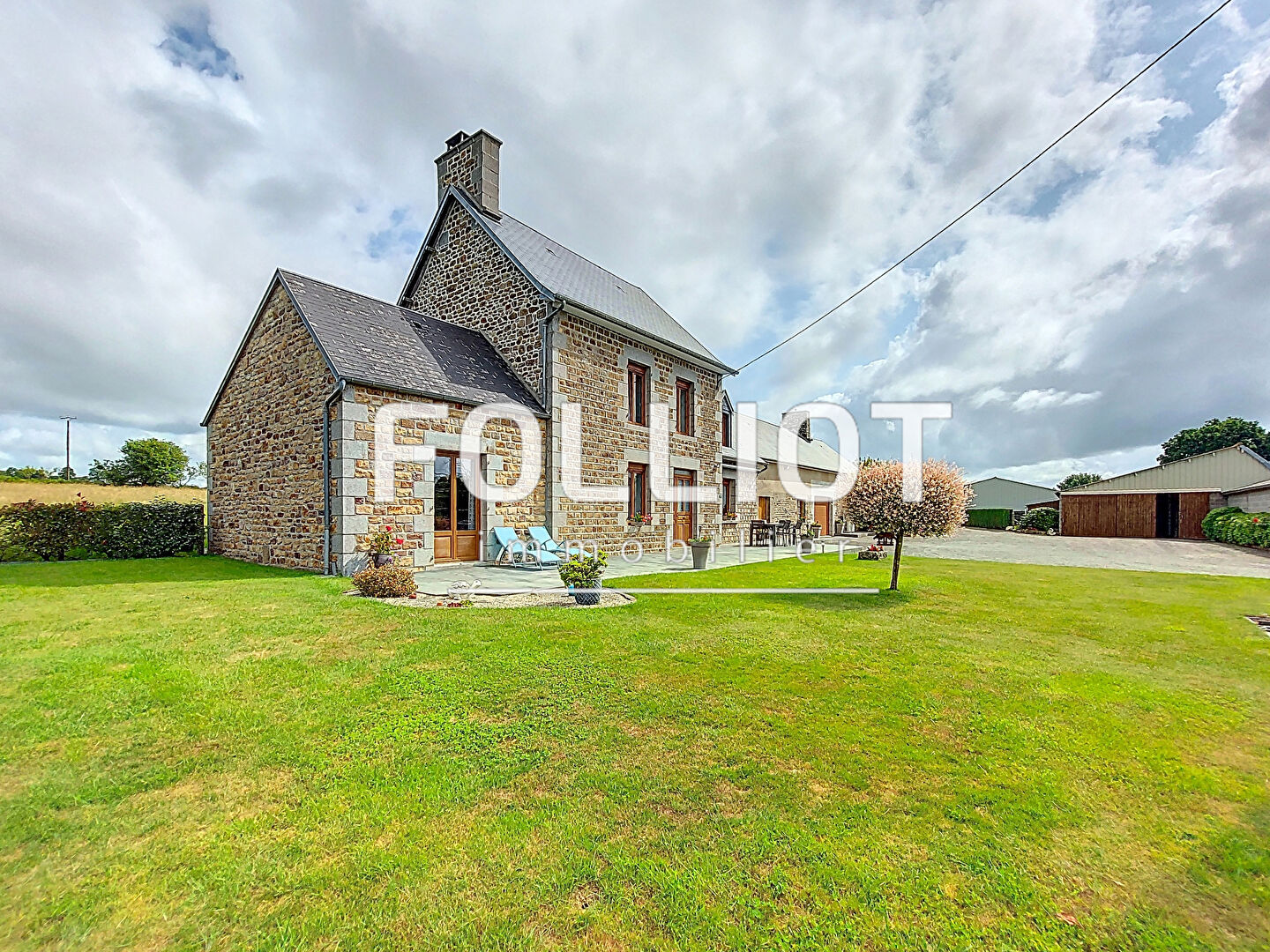 A vendre Propriété 10 Ha et bâtiments
