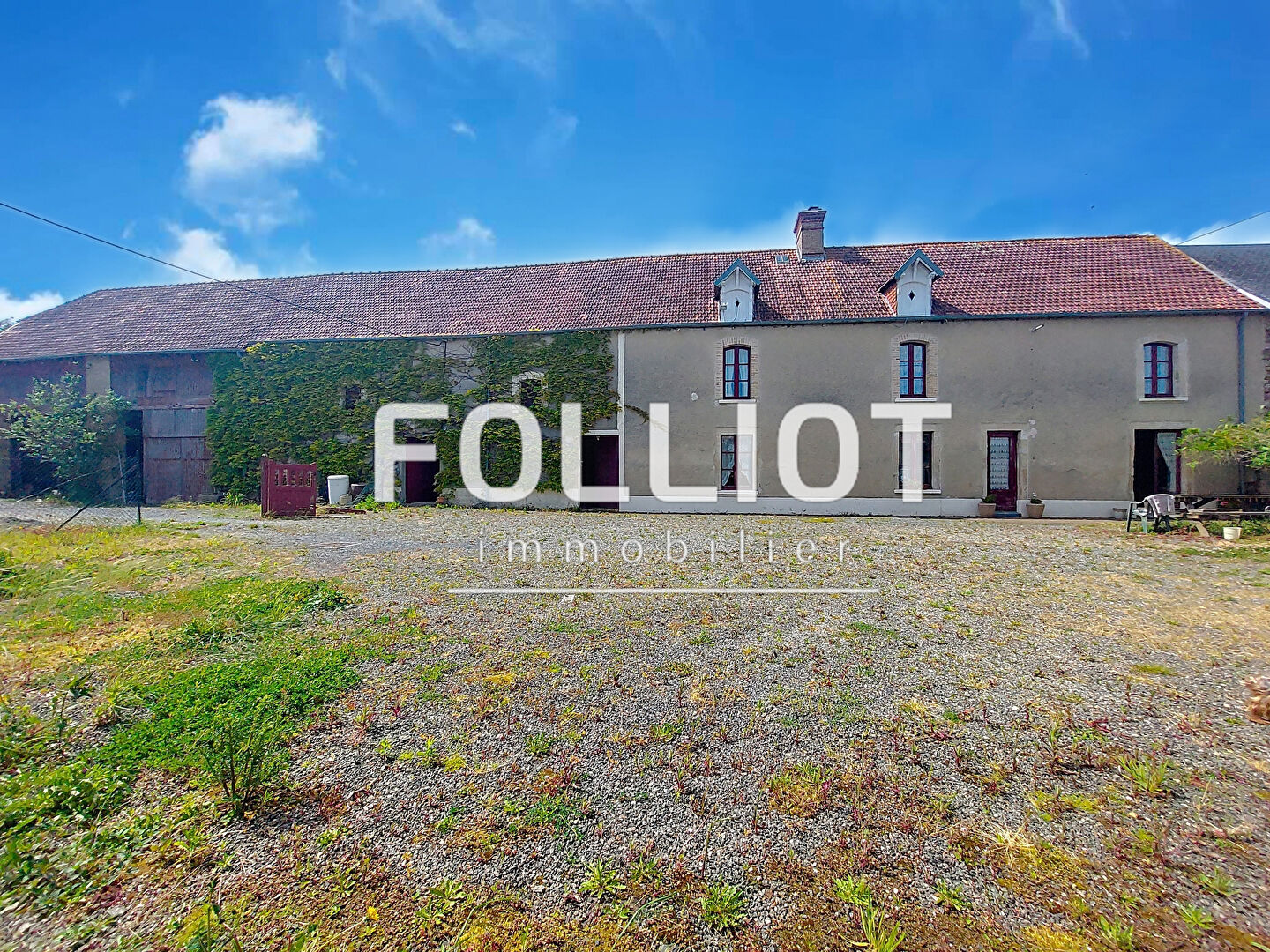 à vendre maison 6 pièces en pleine campagne à 5 mn de PERIERS et ses commodités