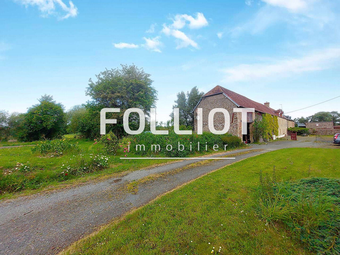 à vendre maison 6 pièces en pleine campagne à 5 mn de PERIERS et ses commodités