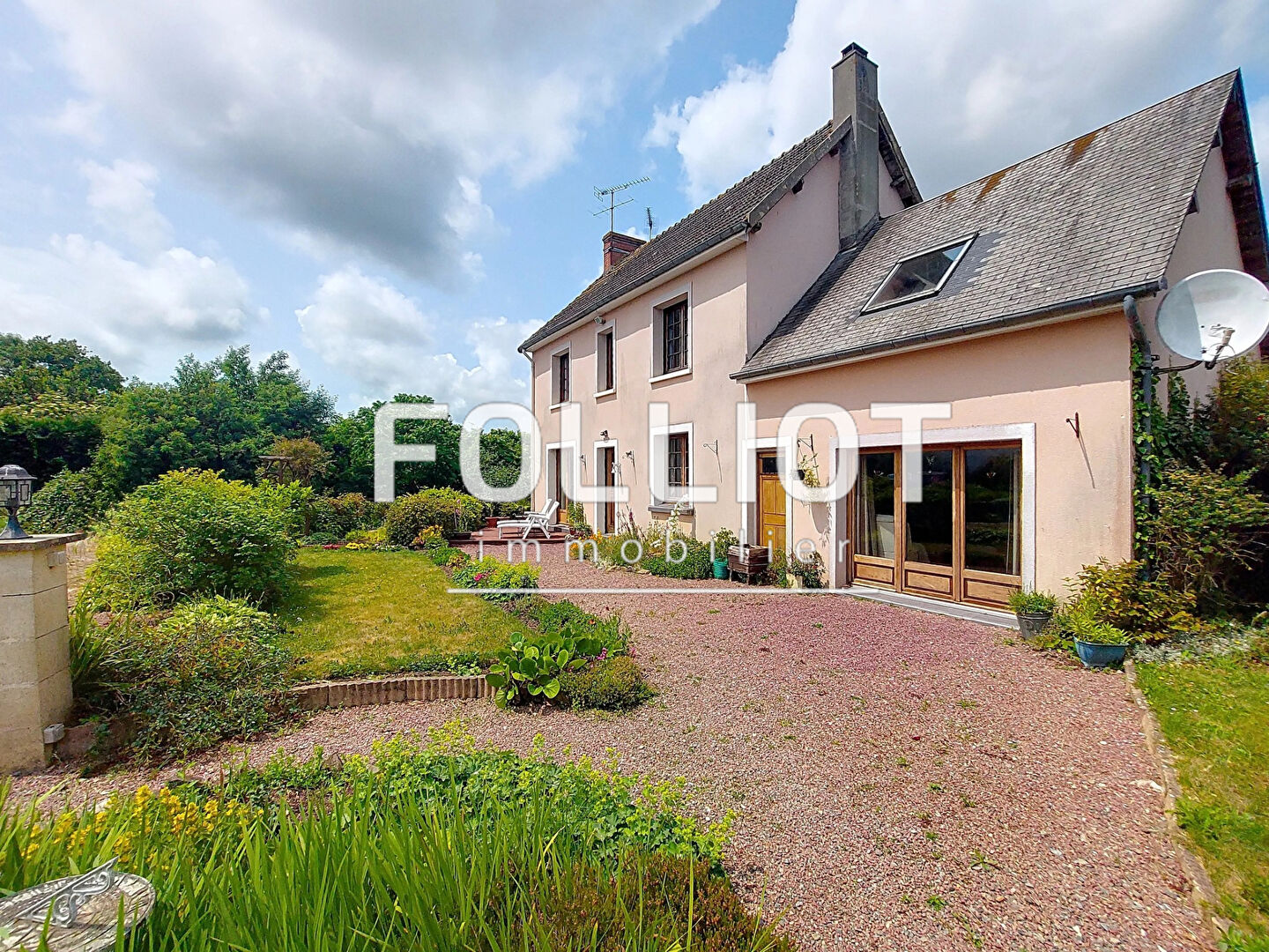 A vendre en exclusivité,  maison 5 pièces sur grand terrain avec dépendances
