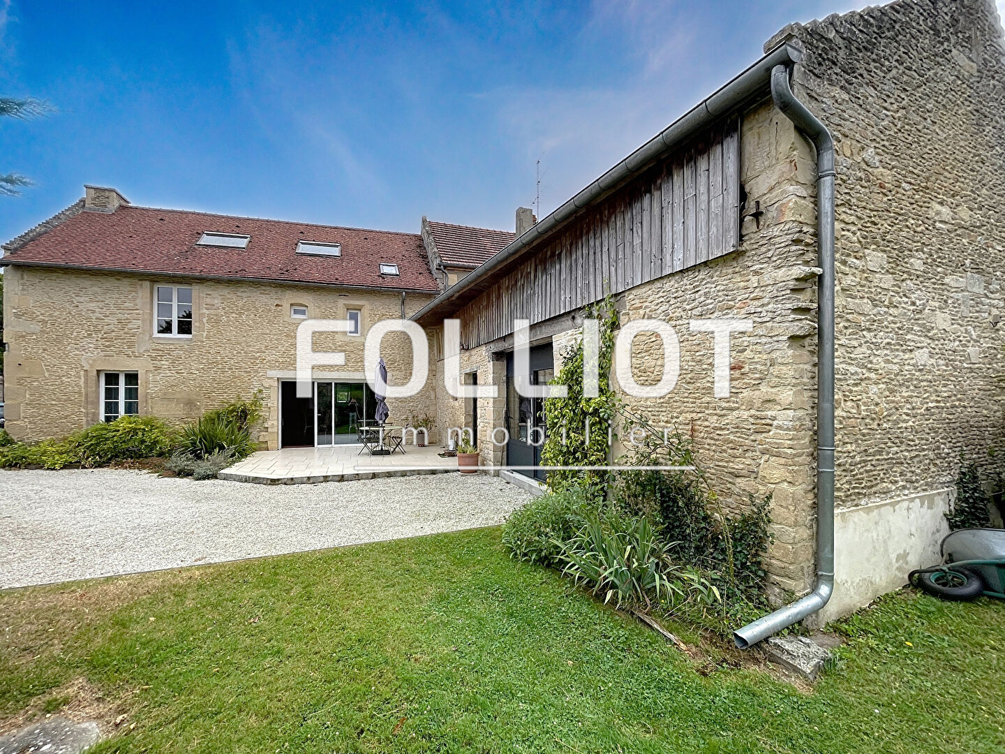 Agence immobilière de 
 CABINET FOLLIOT - Cabinet FOLLIOT - CAEN SAINT SAUVEUR 

