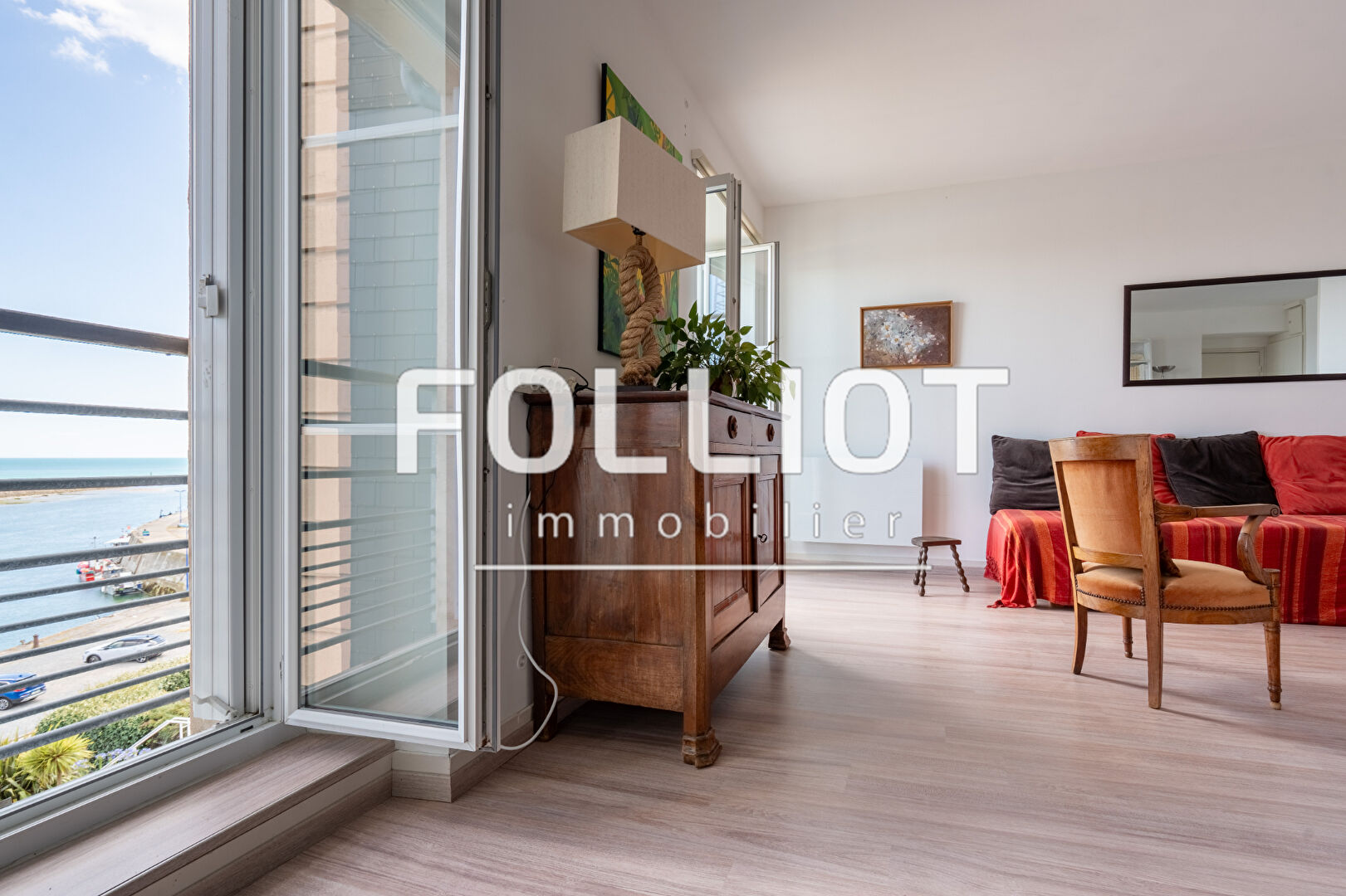Photo À vendre Superbe appartement 3 pièces avec vue mer panoramique- En plein coeur de CARTERET image 2/6