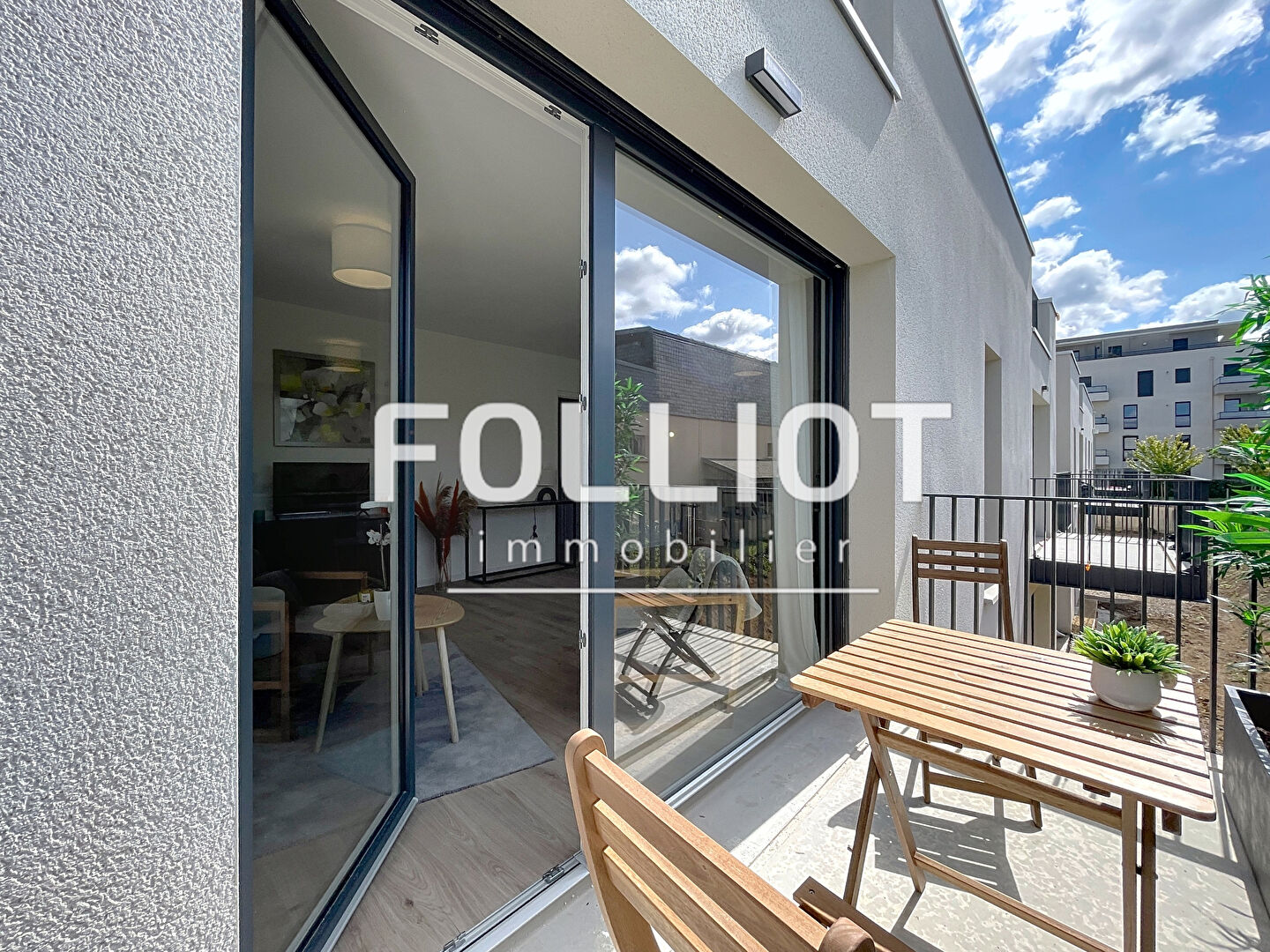 Agence immobilière de 
 CABINET FOLLIOT - Cabinet FOLLIOT - CAEN SAINT SAUVEUR 
