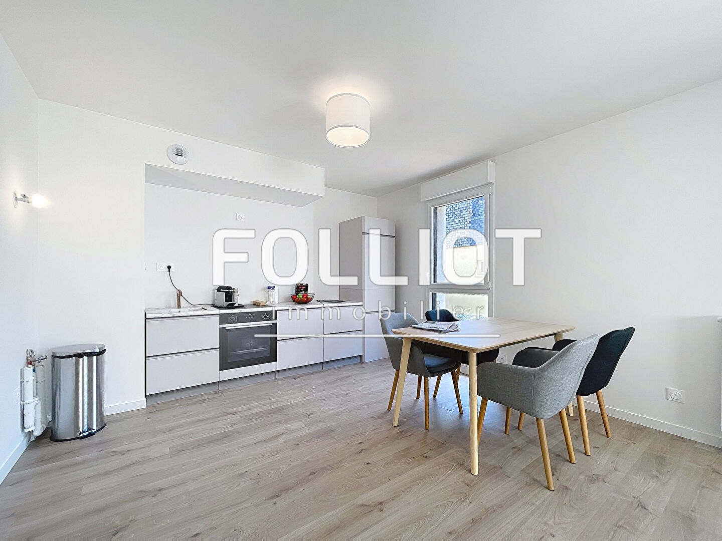 Agence immobilière de 
 CABINET FOLLIOT - Cabinet FOLLIOT - CAEN SAINT SAUVEUR 
