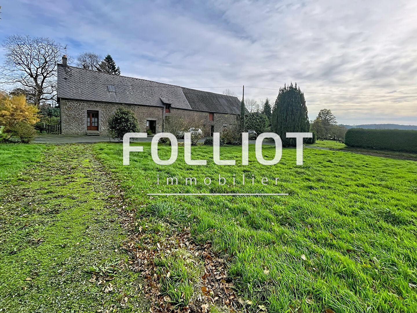 A VENDRE Longère Fleurigné 260 m2 avec 6600m2 de terrain