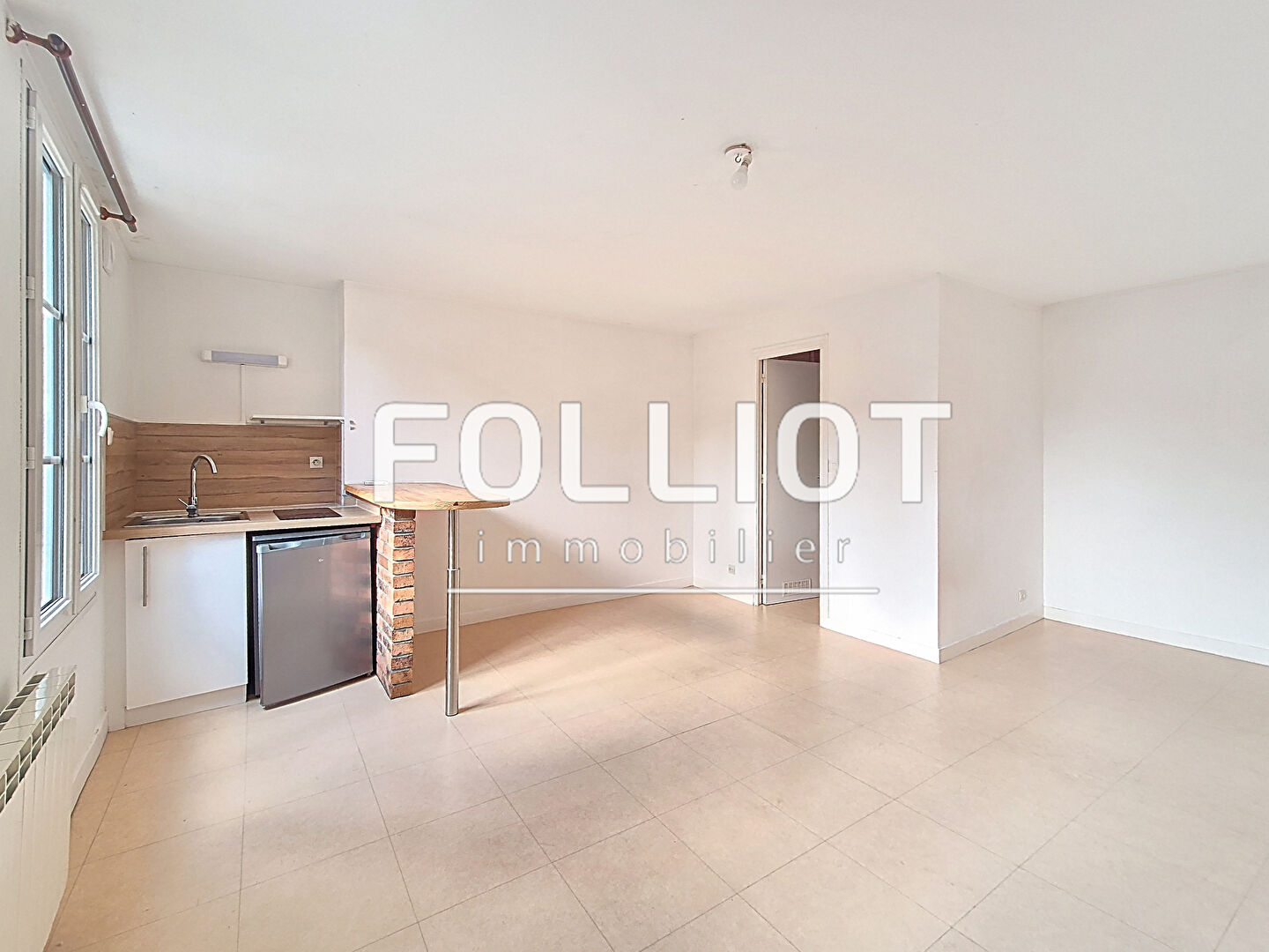 Agence immobilière de 
 CABINET FOLLIOT - Cabinet FOLLIOT - CAEN SAINT SAUVEUR 
