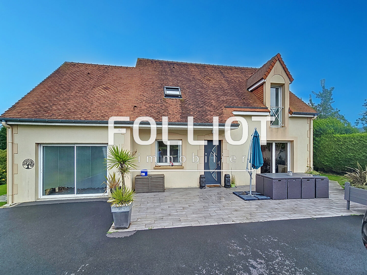 Agence immobilière de 
 CABINET FOLLIOT - Cabinet FOLLIOT - BAYEUX 
