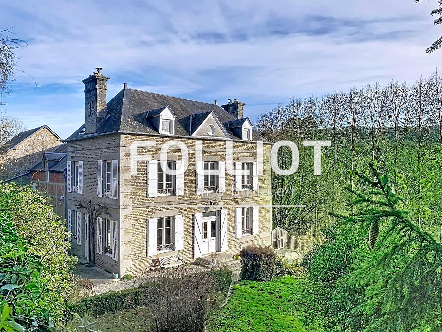 A vendre en Suisse Normande. Authentique maison de Maître du XIXème siècle