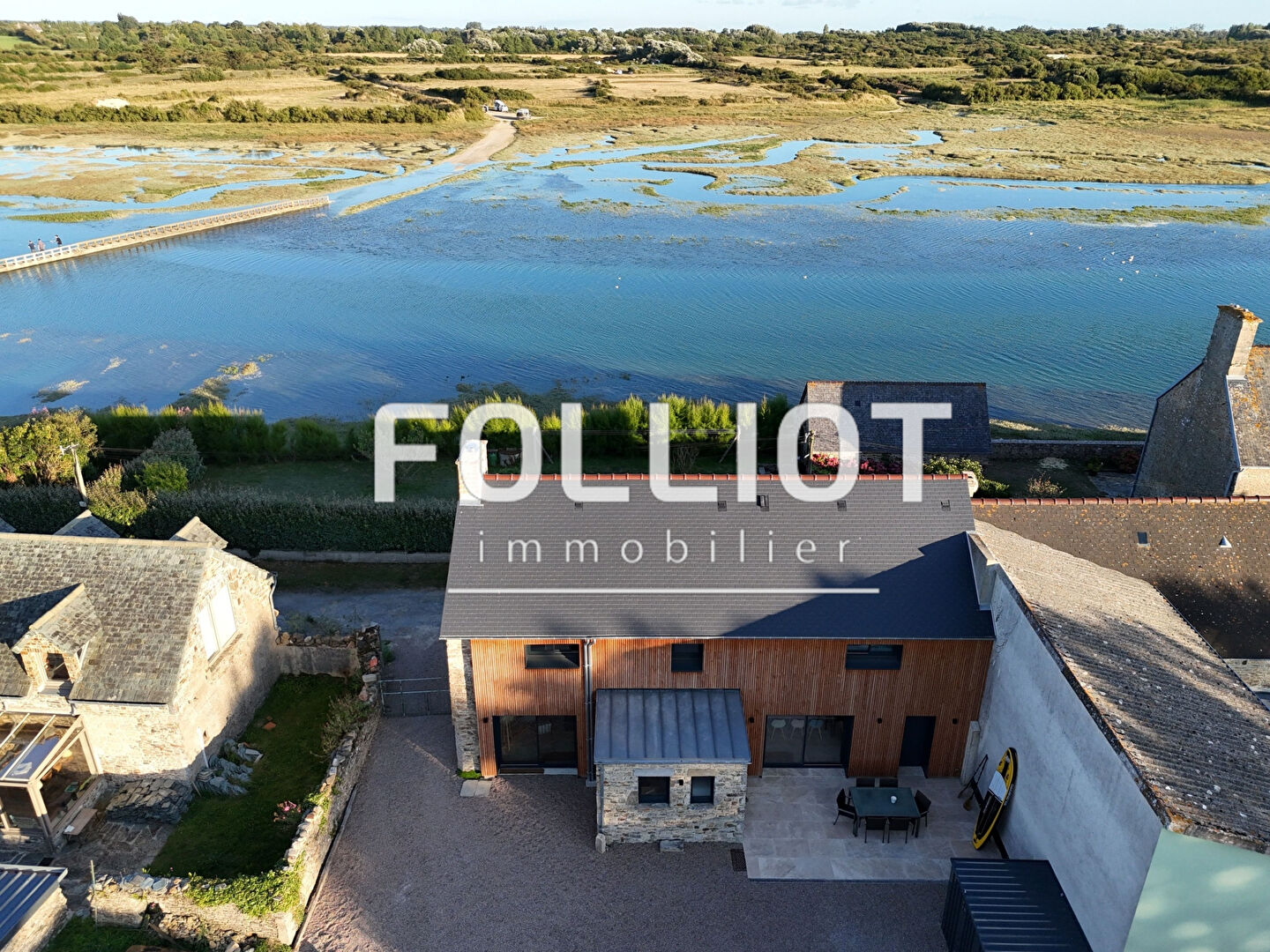 Photo À vendre  Maison en pierres pleine de charme avec vue sur le Havre de Portbail-sur-Mer Rénovation 2024 image 4/6