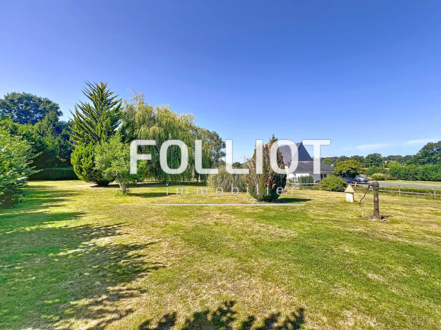 Photo A VENDRE - Longère en pierre pleine de charme  5 000 m² de terrain image 4/6