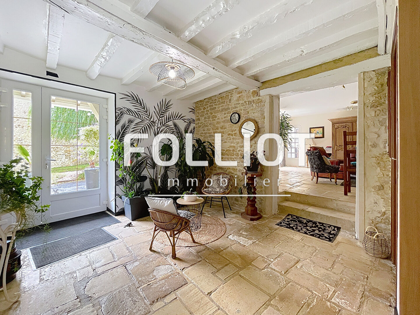 Photo A VENDRE - Magnifique demeure en pierre d'environ 300m2 à LAIZE-CLINCHAMPS image 2/6