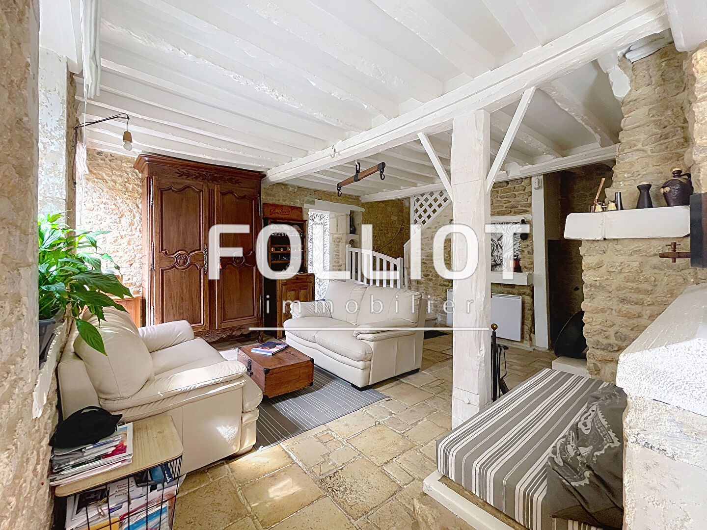 Photo A VENDRE - Magnifique demeure en pierre d'environ 300m2 à LAIZE-CLINCHAMPS image 3/6