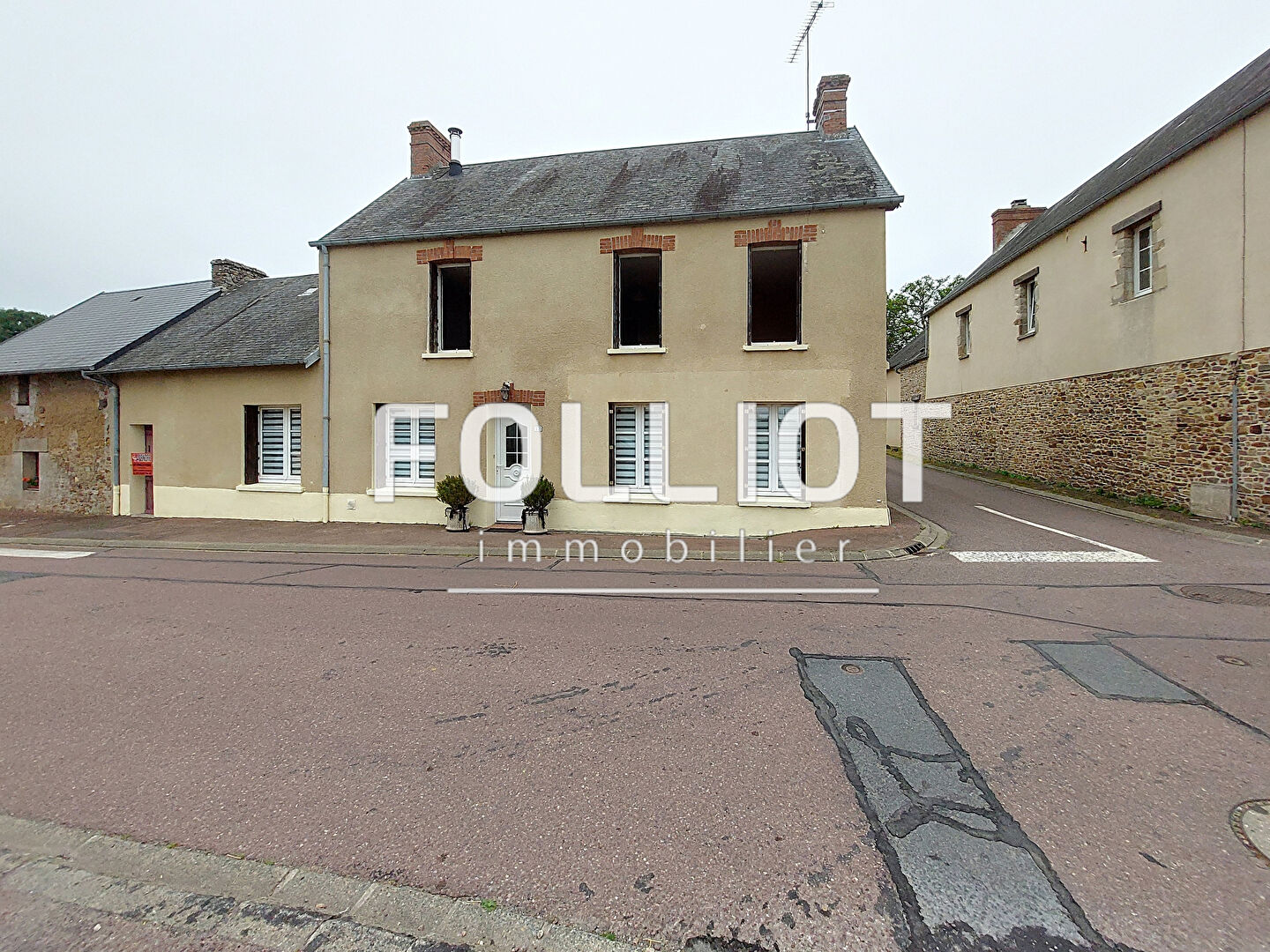 Photo Maison Millieres image 1/6
