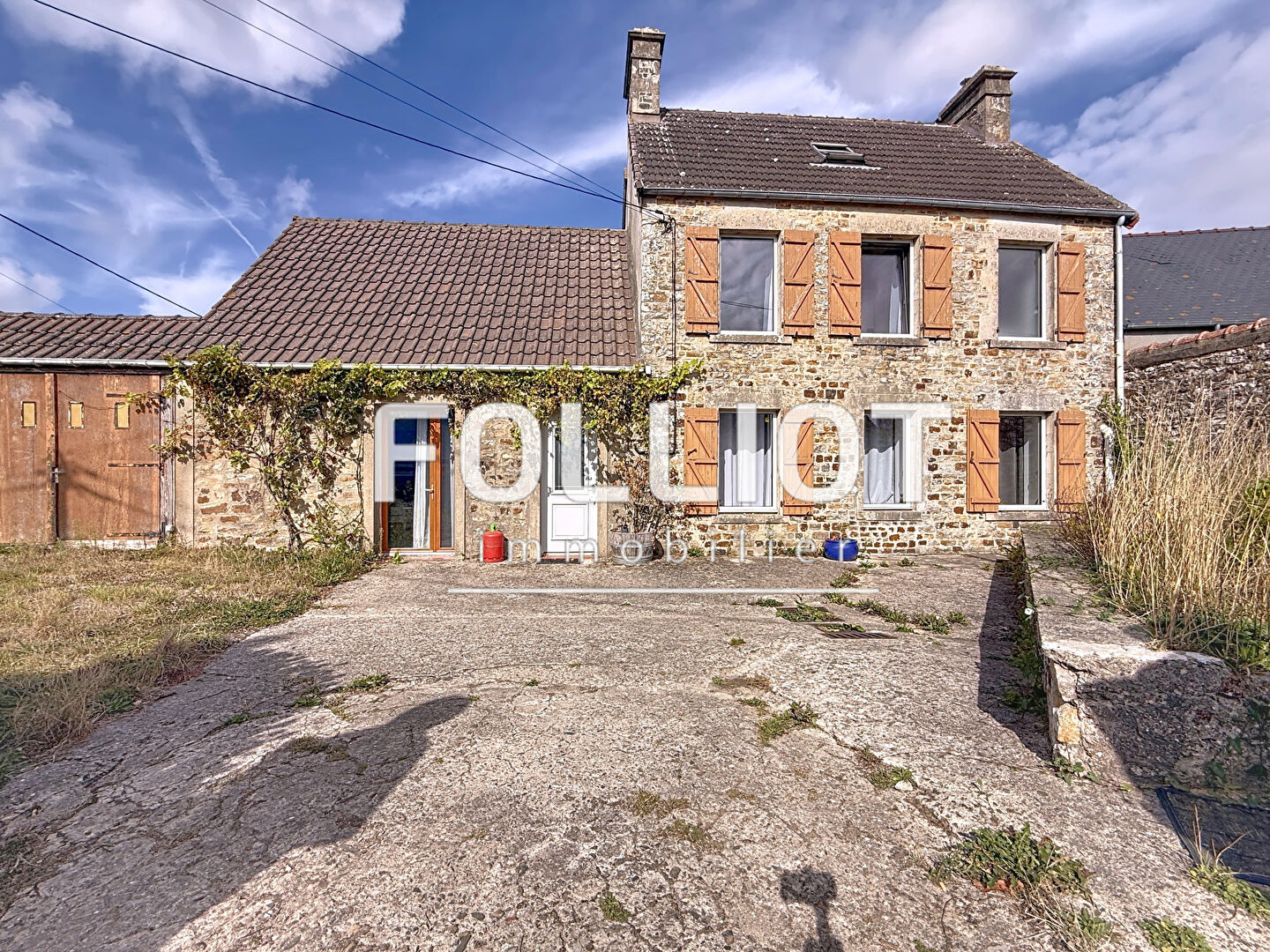 A vendre Maison en pierres familiale à Fierville les Mines