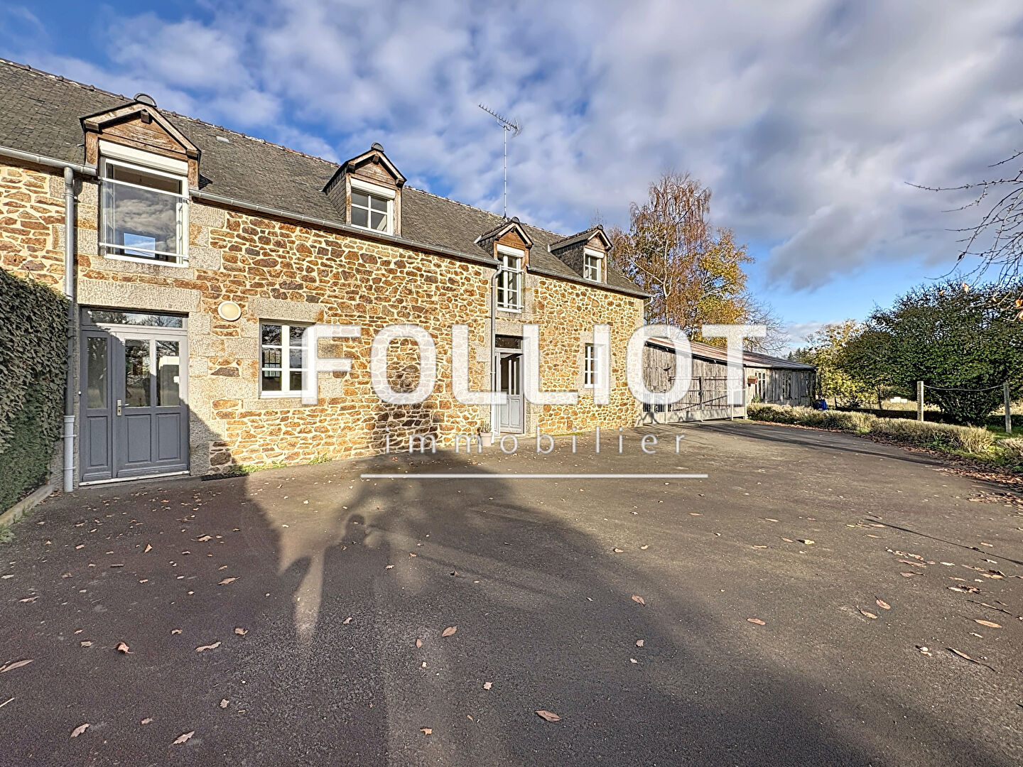 A VENDRE Longère ROMAGNE