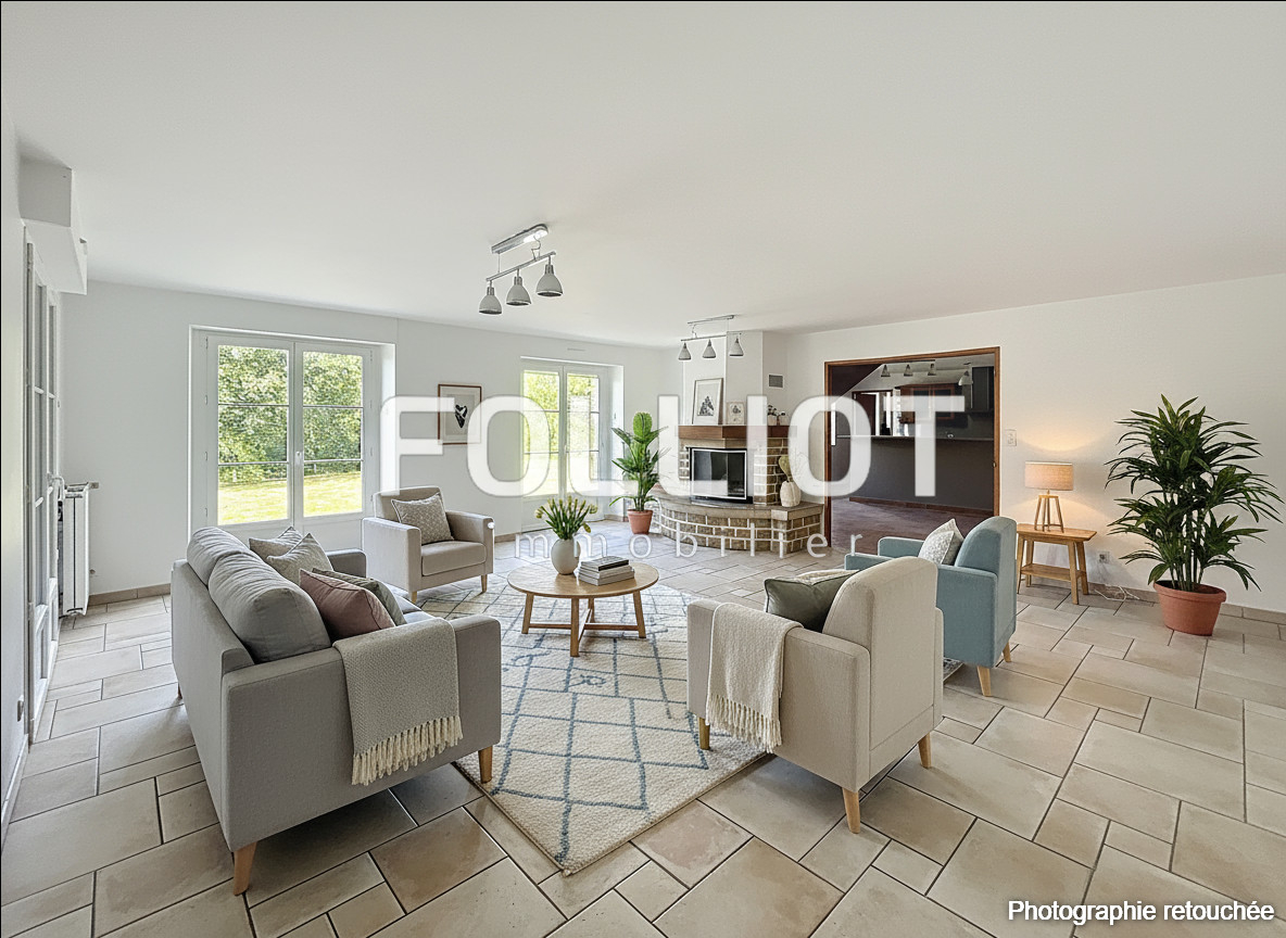 Photo À louer : Maison familiale avec jardin à Fougères - Réf.2512CV image 1/6