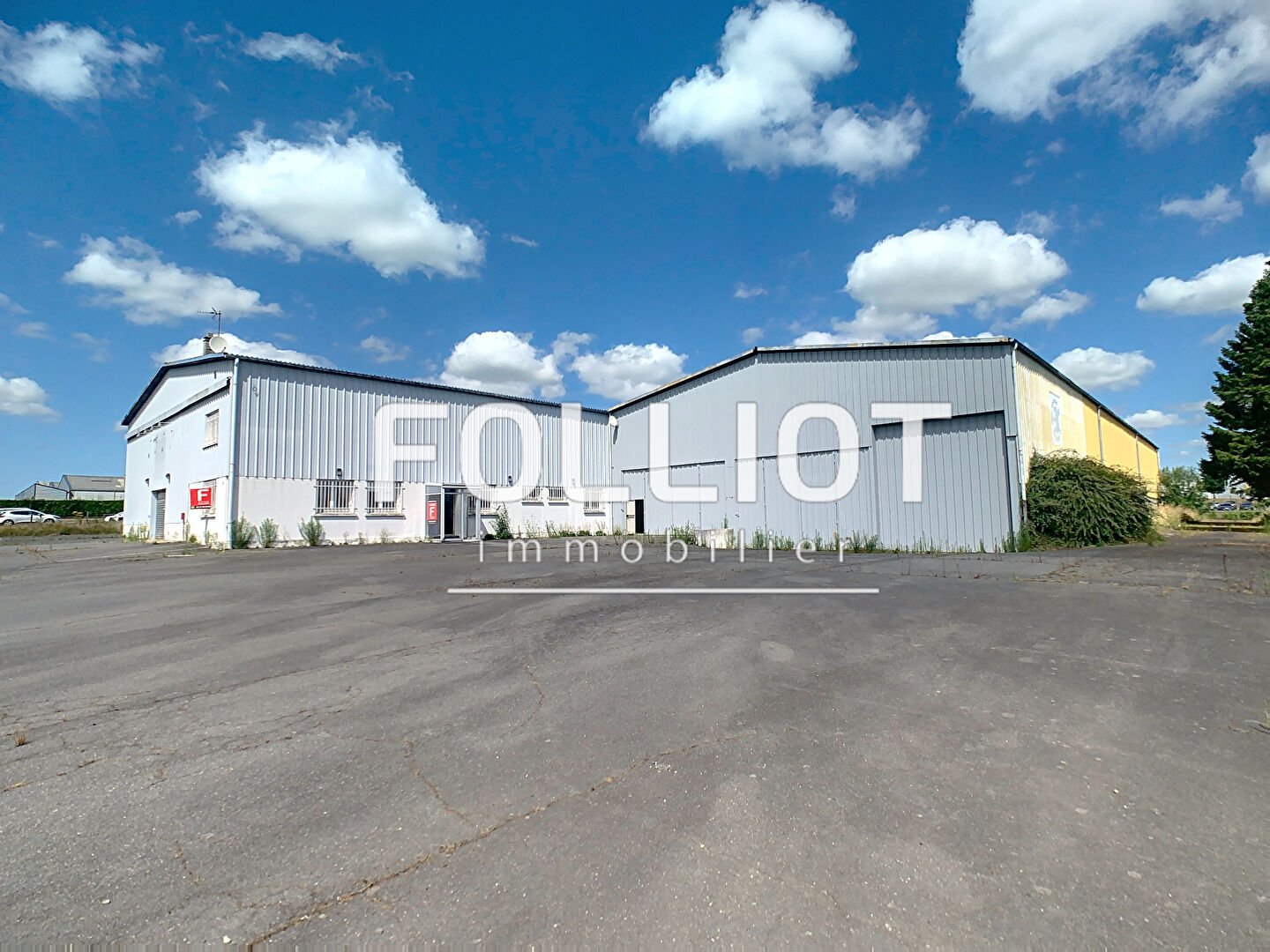 Photo Local commercial Saint-lo 3000 m2 image 2/6