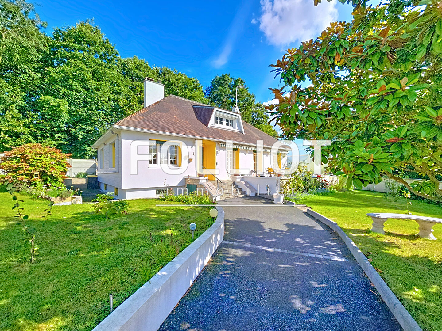 Agence immobilière de 
 CABINET FOLLIOT - Cabinet FOLLIOT - BAYEUX 
