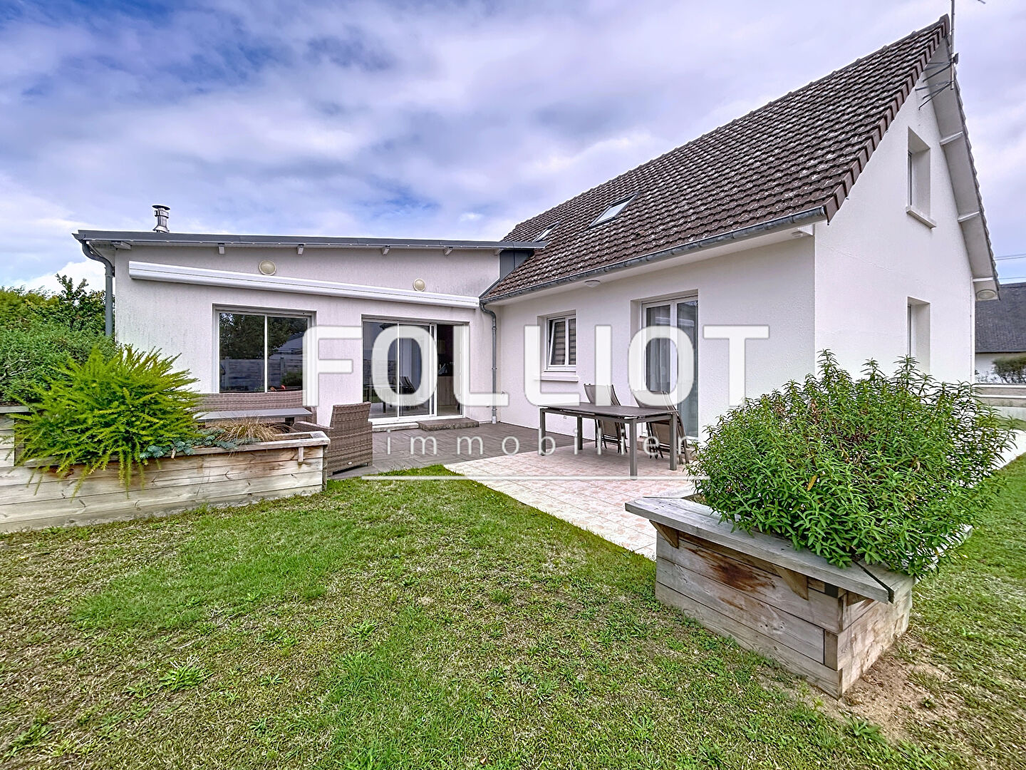 À vendre : Maison 6 pièces à Saint Martin de Bréhal  50290 A VENDRE