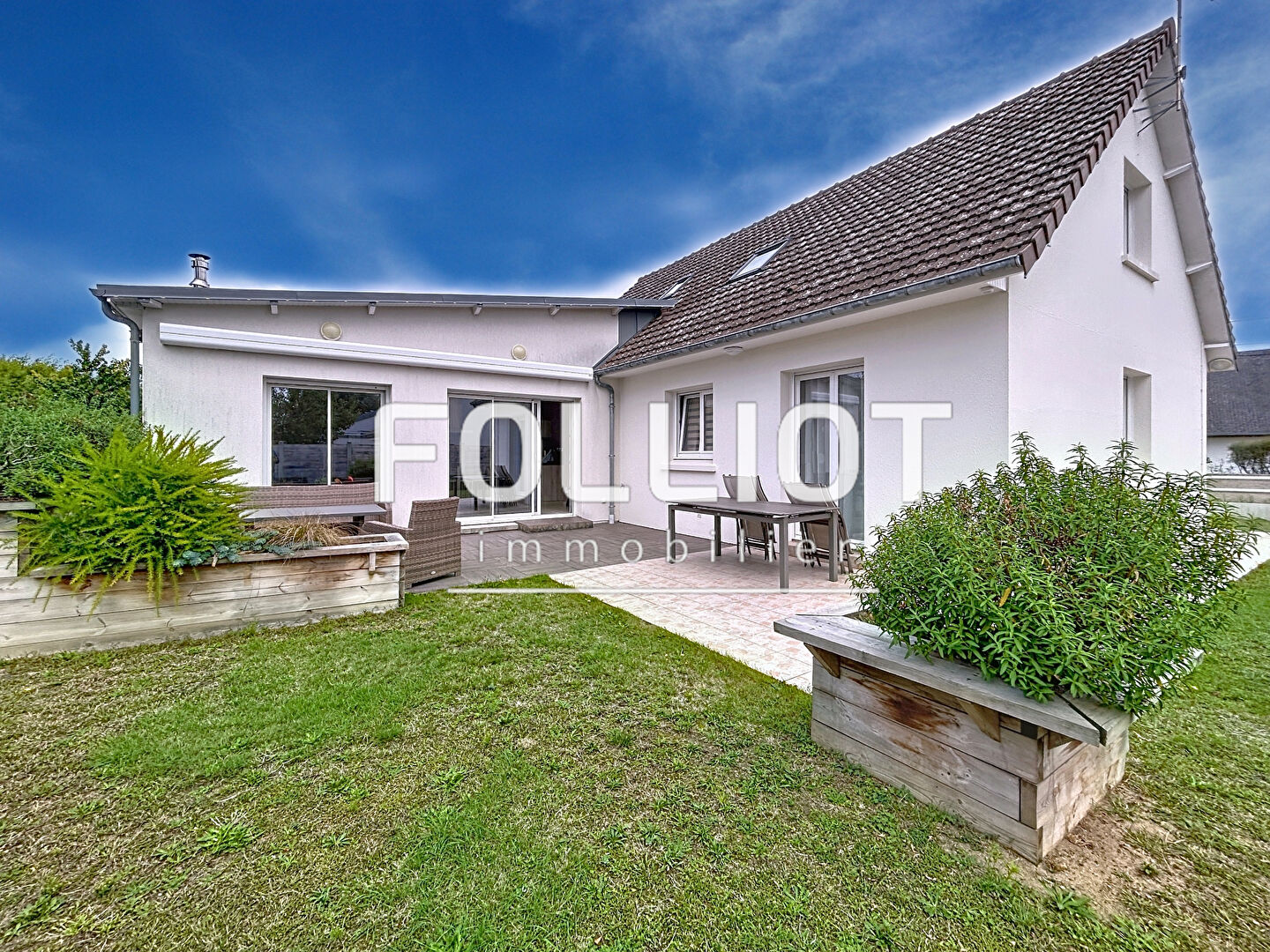 À vendre : Maison 6 pièces à Saint Martin de Bréhal  50290 A VENDRE