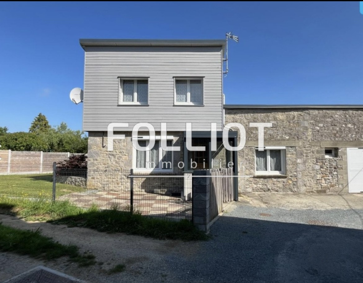 A VENDRE 50590 / MAISON DE 80M DANS LE BOURG DE MONTMARTIN SUR MER