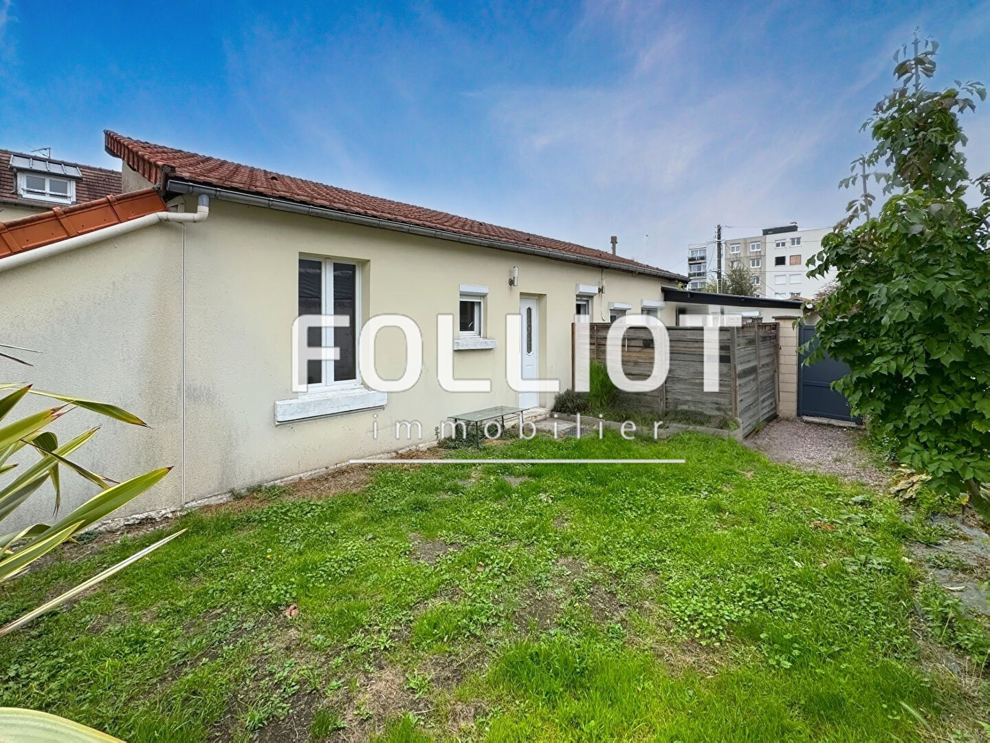 A VENDRE - Maison de 56 m2 divisée en deux logements à Caen