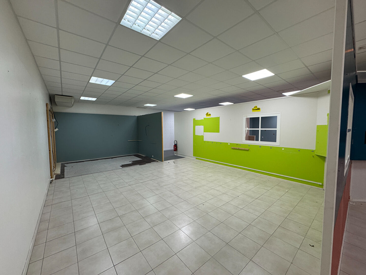 Photo À LOUER - BÂTIMENT D'ACTIVITÉ 655 m² - ACCÈS ROCADÉ - PARKING - image 6/6