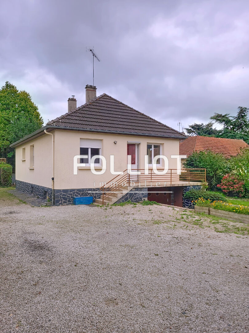 À vendre Maison familiale 3 chambres + jardin et grand sous-sol  et proche A84
