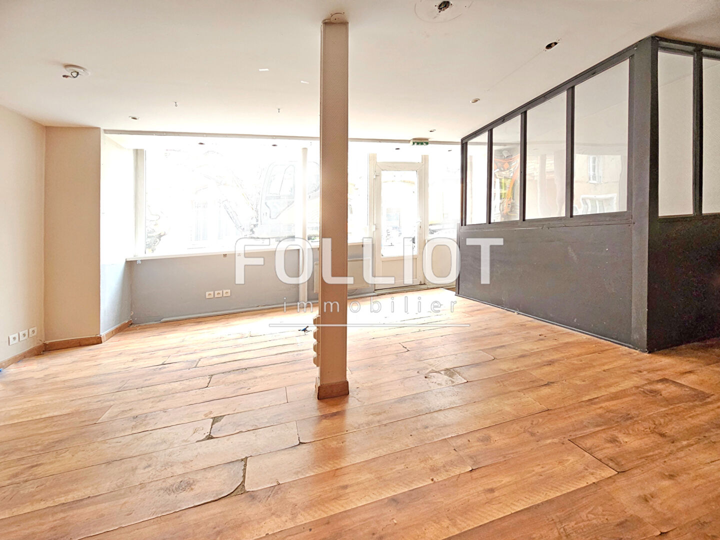 Photo Centre ville, maison de 9 pièces et 5 chambres à Douvres La Delivrande image 3/6