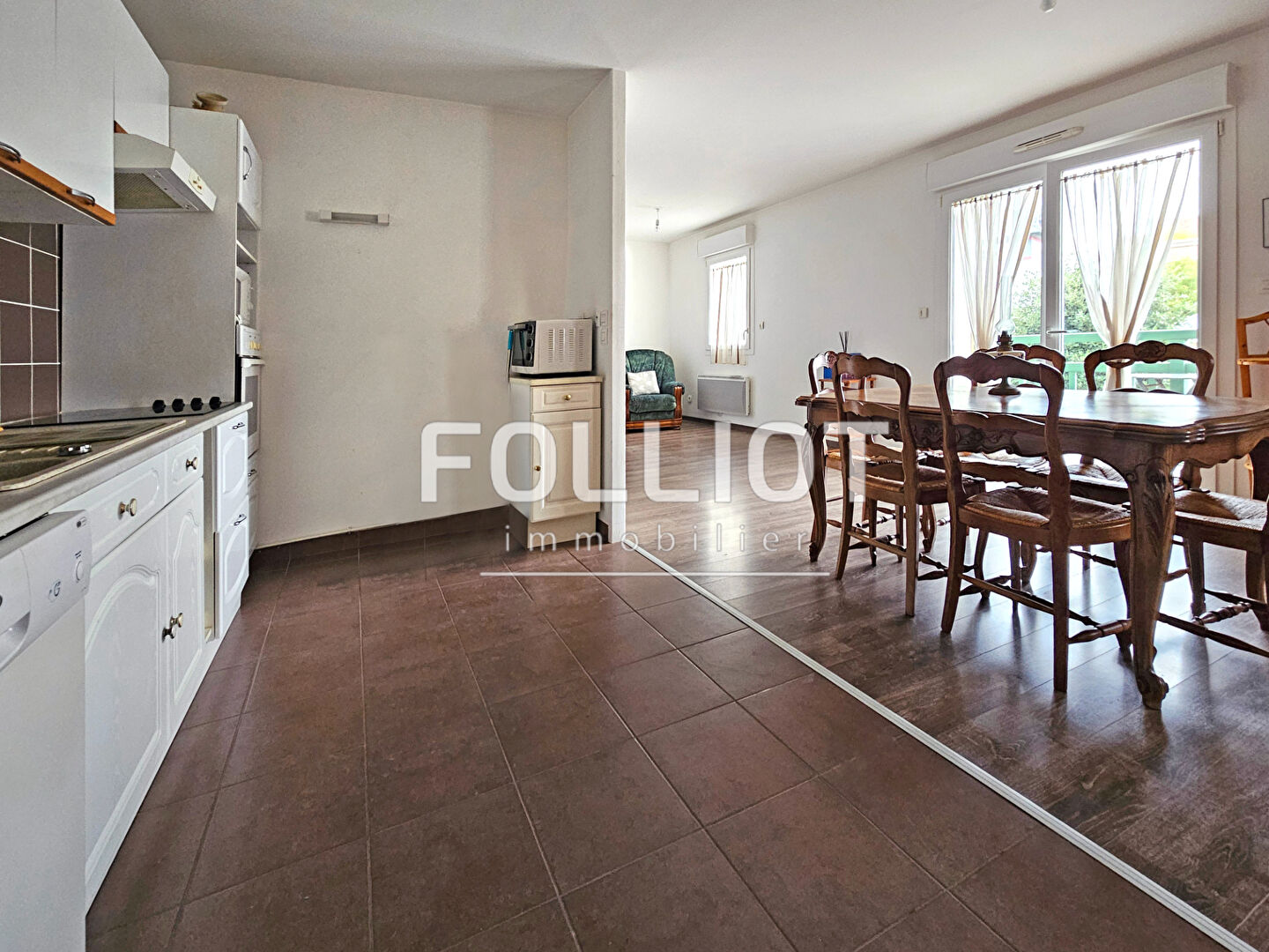 Photo Appartement au centre de Courseulles Sur Mer. avec balcon et garage. image 3/6