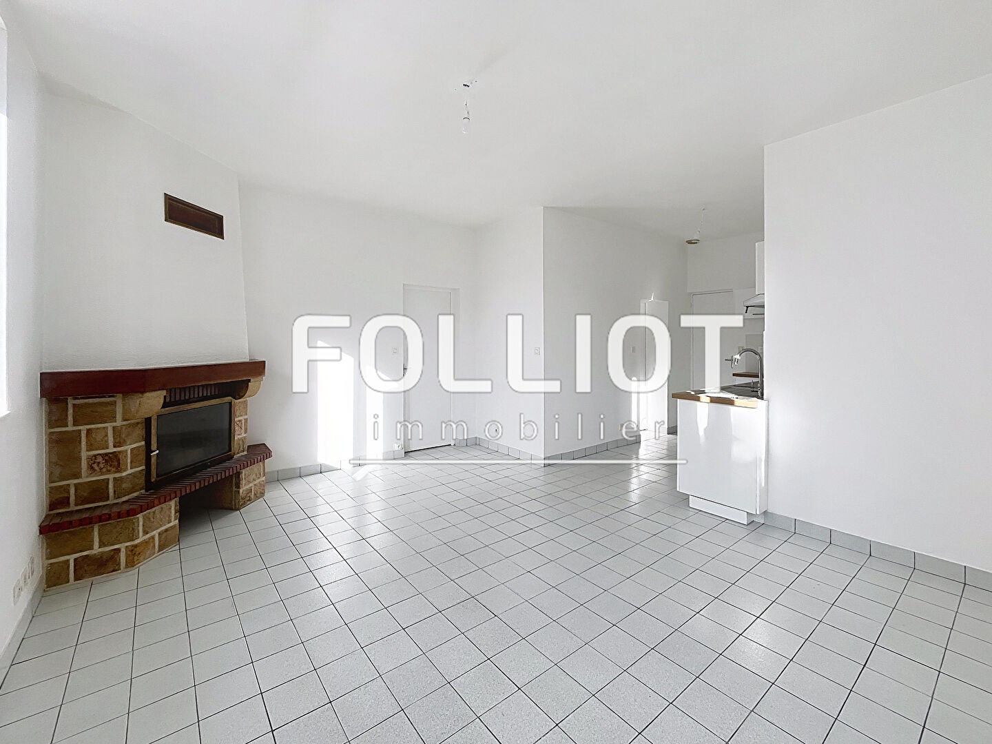 Photo A LOUER : Appartement 3 pièces à Fougères - Réf.2530CV image 3/6