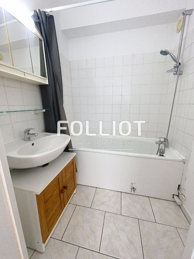 Photo F1 - RUE BASSE- CAEN image 3/4