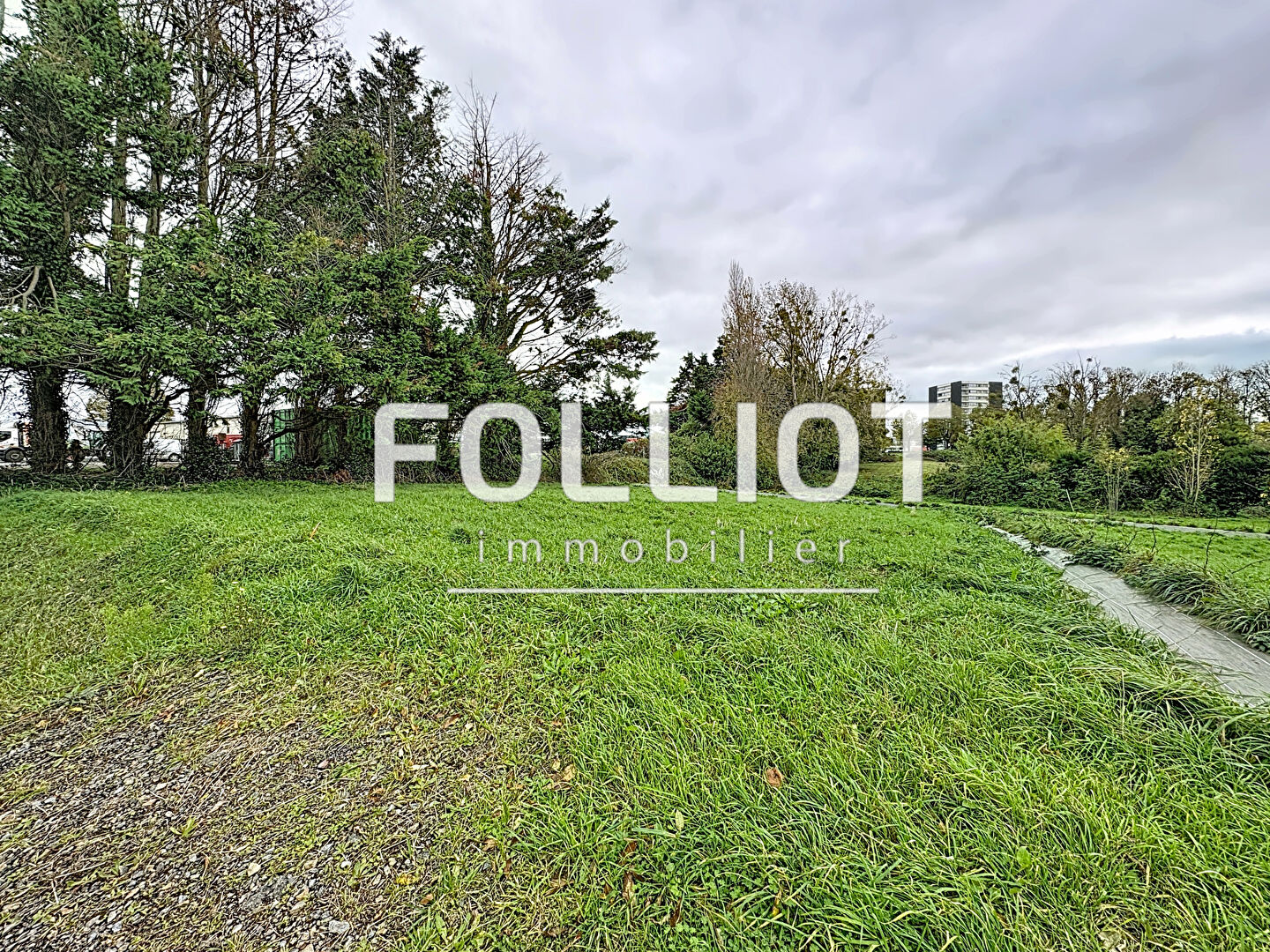 Terrain Viabilisé Granville 639 m2