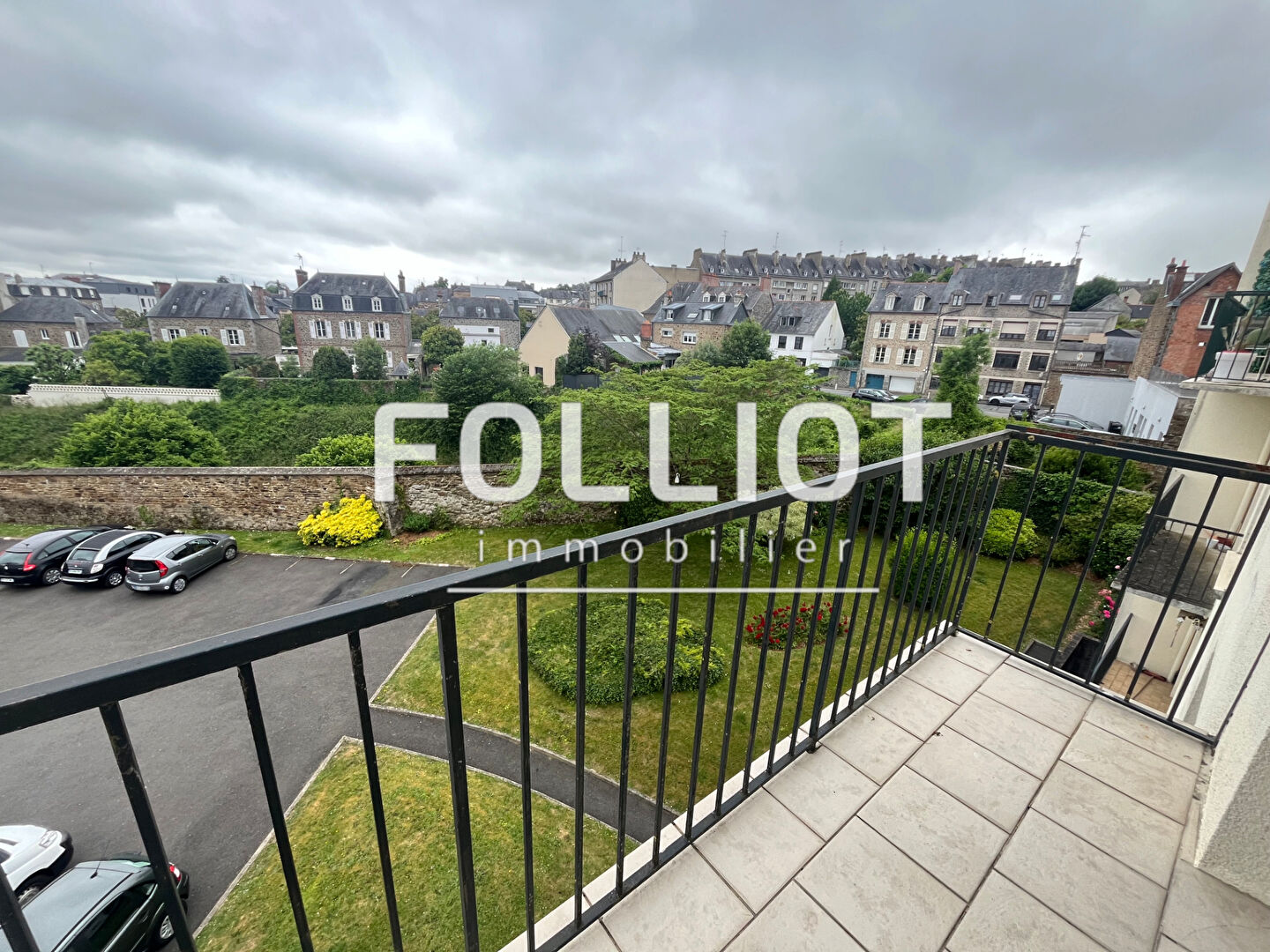 Grand T3 - Centre de Fougères - 3ème étage - Parking & cave- Réf. 2528CV