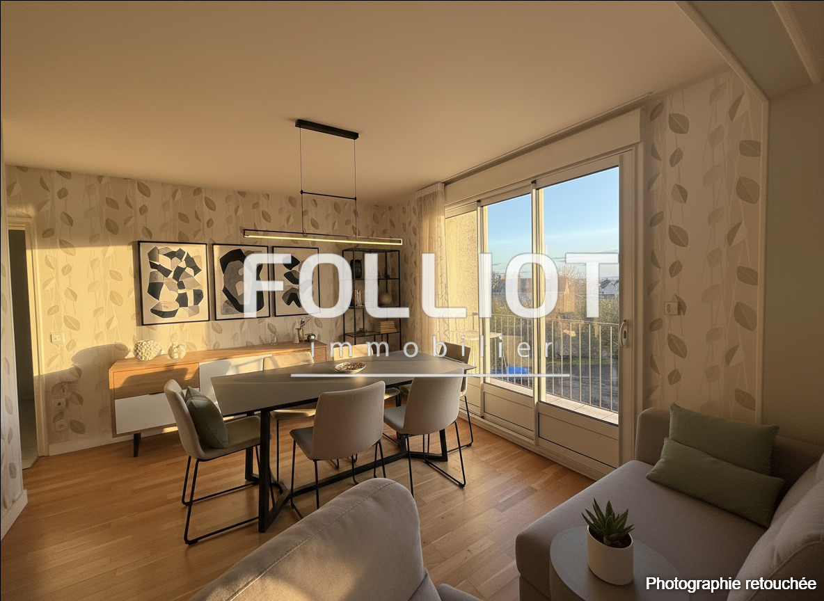 Grand T3 - Centre de Fougères - 3ème étage - Parking & cave- Réf. 2528CV