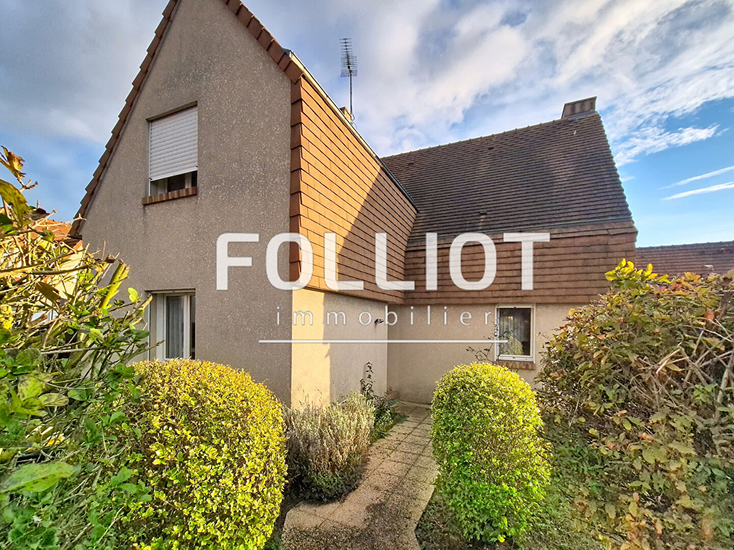 Agence immobilière de 
 CABINET FOLLIOT - Cabinet FOLLIOT - CAEN SAINT SAUVEUR 
