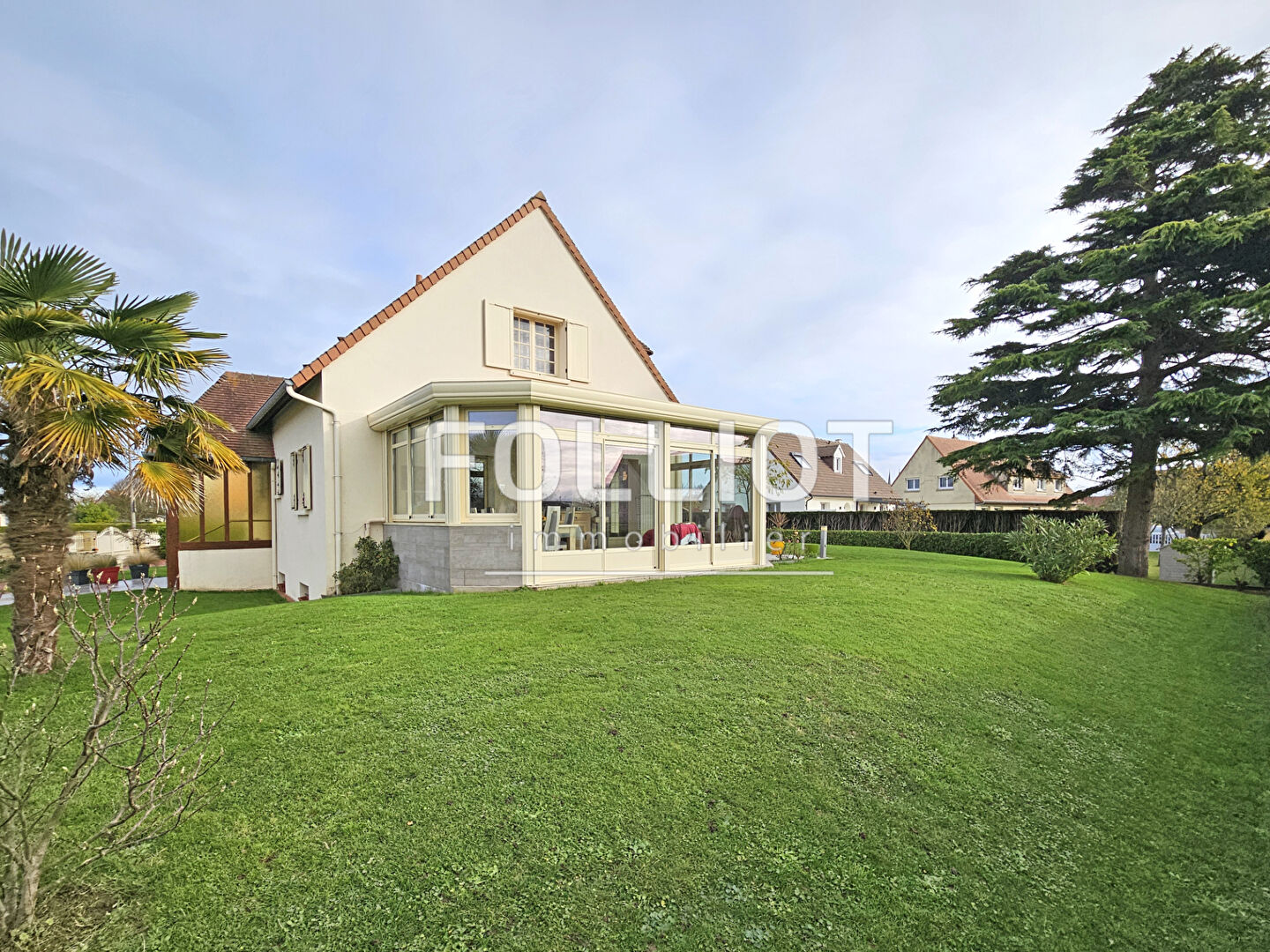 Maison 6 pièces de 164 m2  avec abri camping car à Douvres La Delivrande