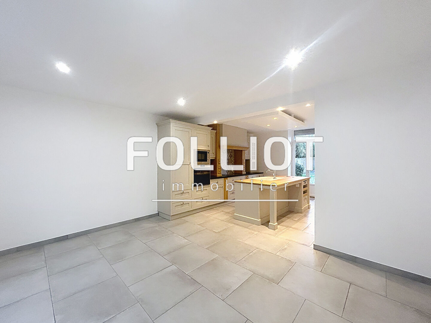 Agence immobilière de 
 CABINET FOLLIOT - Cabinet Folliot - Agence d'Avranches 
