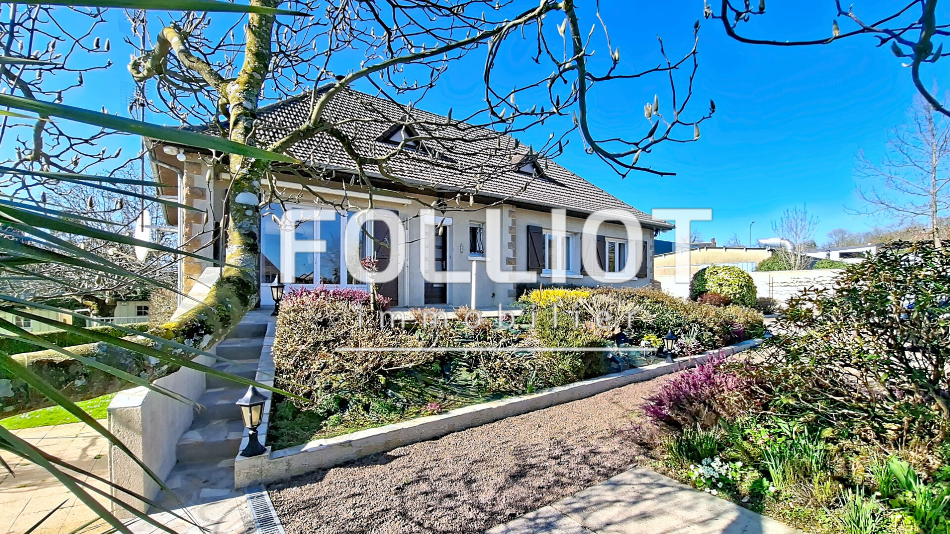 Agence immobilière de CABINET FOLLIOT - VILLEDIEU LES POELES