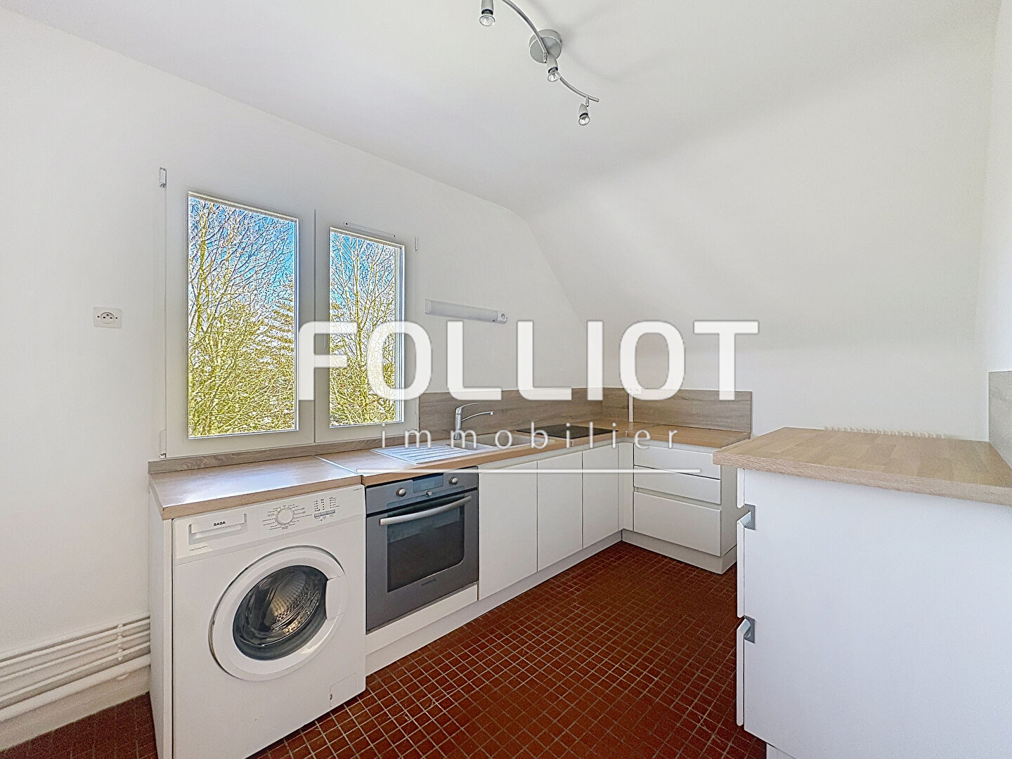 Agence immobilière de 
 CABINET FOLLIOT - Cabinet FOLLIOT - BAYEUX 
